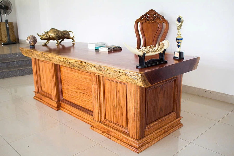 Bàn làm việc đường vân vàng